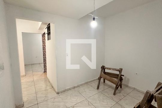 Casa para alugar com 2 quartos, 80m² em Jardim Capelinha, São Paulo