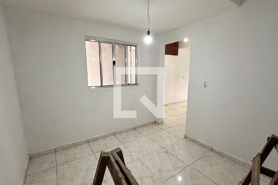 Casa para alugar com 2 quartos, 80m² em Jardim Capelinha, São Paulo