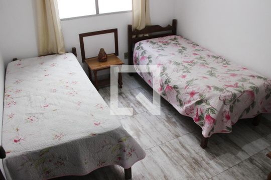 Quarto de apartamento para alugar com 3 quartos, 100m² em Vila Nova, Cabo Frio