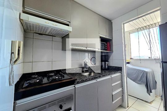 Cozinha de apartamento à venda com 3 quartos, 90m² em Jardim Guanabara, Belo Horizonte