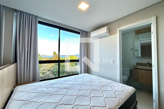 Suíte de apartamento para alugar com 1 quarto, 46m² em Santo Antonio de Lisboa, Florianópolis