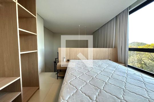 Suíte de apartamento para alugar com 1 quarto, 46m² em Santo Antonio de Lisboa, Florianópolis