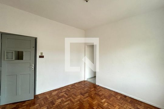 Sala de casa de condomínio para alugar com 1 quarto, 70m² em Tomás Coelho, Rio de Janeiro