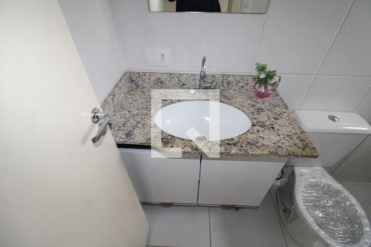 Quarto 1 - Banheiro de apartamento para alugar com 2 quartos, 60m² em Vila Vitorio Mazzei, São Paulo
