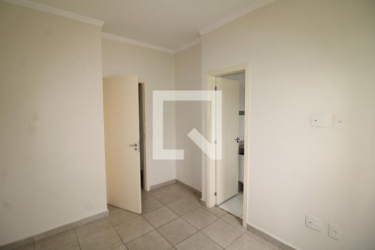 Quarto 1 de apartamento para alugar com 2 quartos, 60m² em Vila Vitorio Mazzei, São Paulo