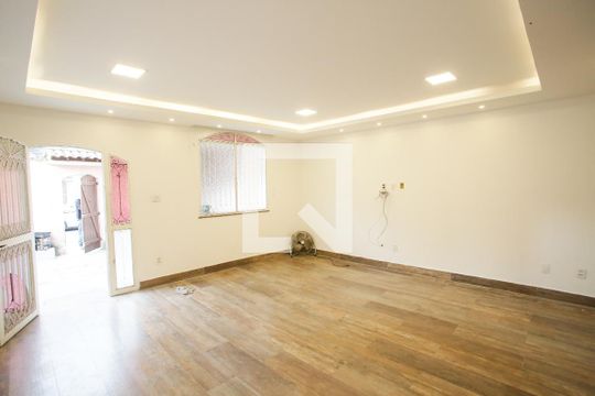 Sala de casa para alugar com 3 quartos, 220m² em Freguesia (jacarepaguá), Rio de Janeiro