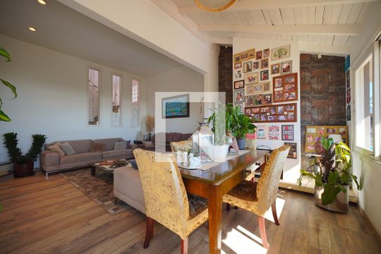 Casa para alugar com 3 quartos, 300m² em Centro, Florianópolis