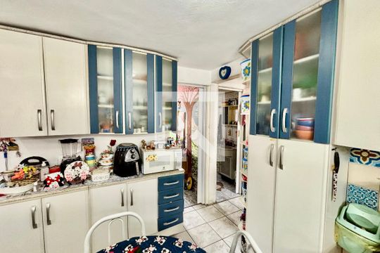 Cozinha  de apartamento à venda com 2 quartos, 48m² em Artur Alvim, São Paulo