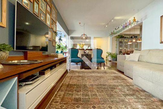 Sala de TV de apartamento para alugar com 4 quartos, 202m² em Paraíso, São Paulo