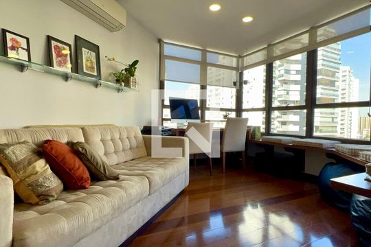 Sala de TV de apartamento para alugar com 4 quartos, 202m² em Paraíso, São Paulo