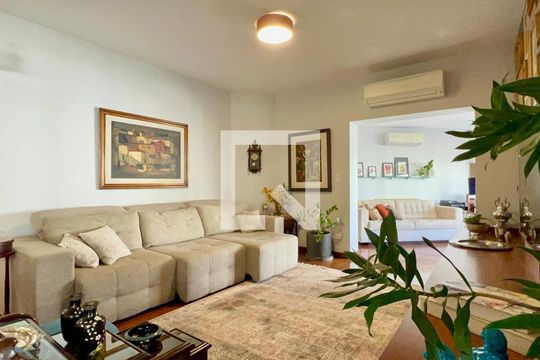 Sala de TV de apartamento para alugar com 4 quartos, 202m² em Paraíso, São Paulo