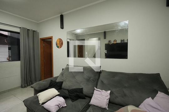 Sala de casa para alugar com 4 quartos, 205m² em Vila Guaraciaba, Santo André