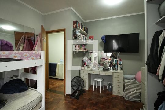 Quarto 2 de casa para alugar com 4 quartos, 205m² em Vila Guaraciaba, Santo André