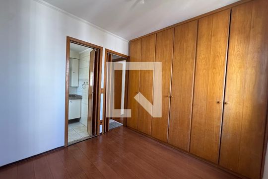 Suíte de apartamento para alugar com 3 quartos, 72m² em Continental, Osasco