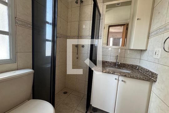 Banheiro da Suíte de apartamento para alugar com 3 quartos, 72m² em Continental, Osasco