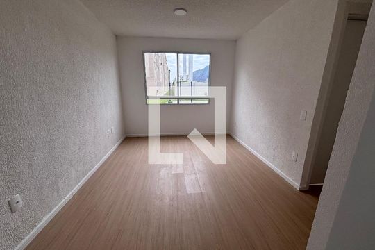 Sala de apartamento para alugar com 2 quartos, 43m² em Vargem Pequena, Rio de Janeiro