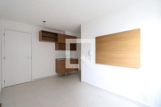 Sala/Cozinha/Área de serviço  de apartamento para alugar com 2 quartos, 34m² em Parque Industrial Tomas Edson, São Paulo