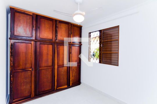 Quarto 2 de apartamento para alugar com 2 quartos, 42m² em Jardim Hanna, Guarulhos