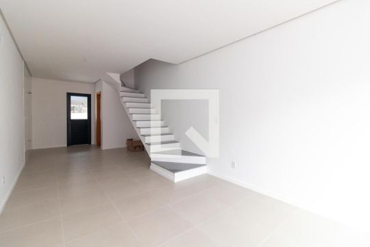 Sala de casa para alugar com 2 quartos, 77m² em Hípica, Porto Alegre