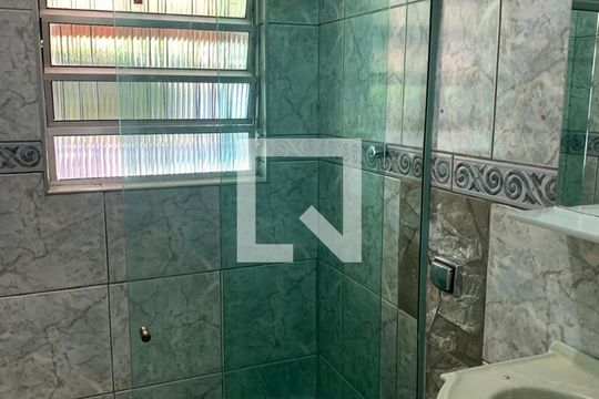 Banheiro de casa para alugar com 3 quartos, 212m² em Jardim Presidente Dutra, Guarulhos