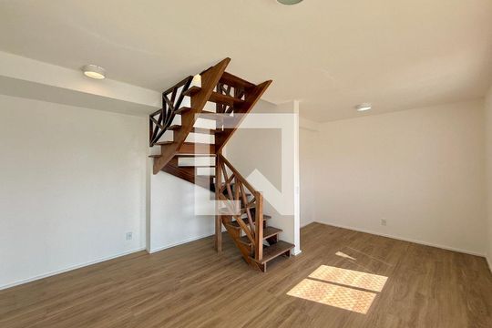 Sala  de apartamento à venda com 2 quartos, 76m² em Santo Amaro, São Paulo
