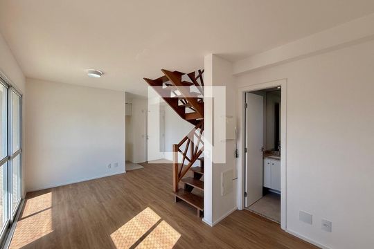 Sala  de apartamento à venda com 2 quartos, 76m² em Santo Amaro, São Paulo