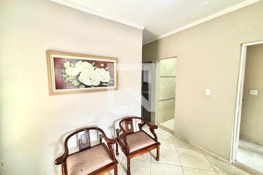 Escritório de casa para alugar com 3 quartos, 120m² em Jardim Lajeado, Ferraz de Vasconcelos