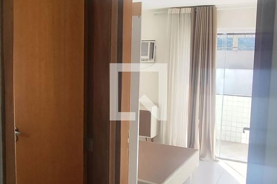Quarto de apartamento para alugar com 2 quartos, 50m² em Recreio dos Bandeirantes, Rio de Janeiro