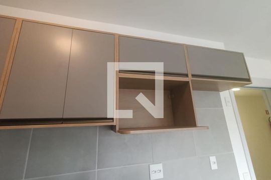 Cozinha de apartamento para alugar com 2 quartos, 38m² em Jardim São Luís, São Paulo