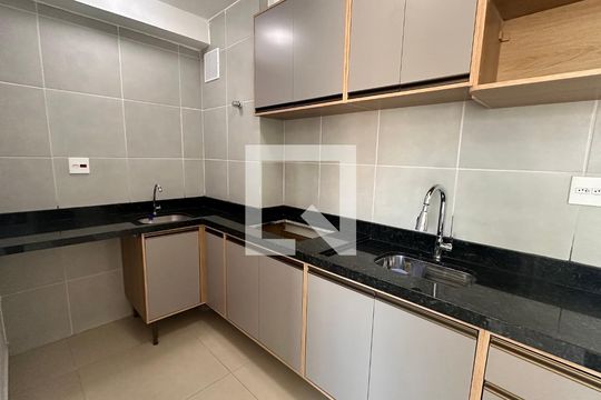 Sala/cozinha de apartamento à venda com 2 quartos, 38m² em Jardim São Luís, São Paulo