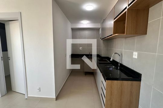 Sala/cozinha de apartamento à venda com 2 quartos, 38m² em Jardim São Luís, São Paulo