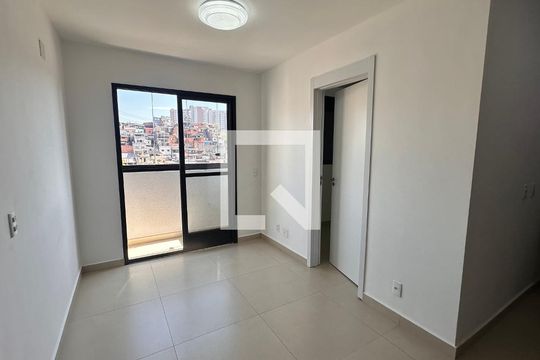 Sala/cozinha de apartamento à venda com 2 quartos, 38m² em Jardim São Luís, São Paulo