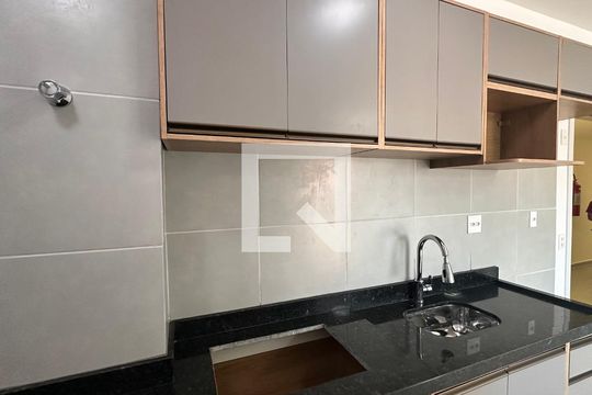 Sala/cozinha de apartamento à venda com 2 quartos, 38m² em Jardim São Luís, São Paulo