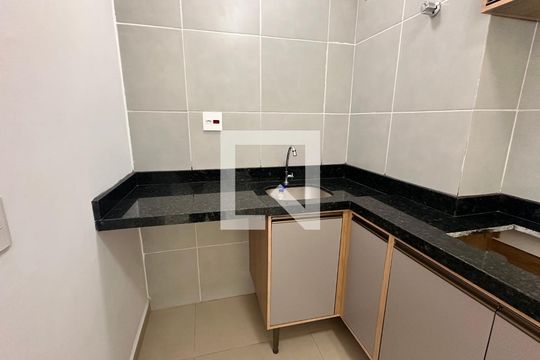 Sala/cozinha de apartamento à venda com 2 quartos, 38m² em Jardim São Luís, São Paulo