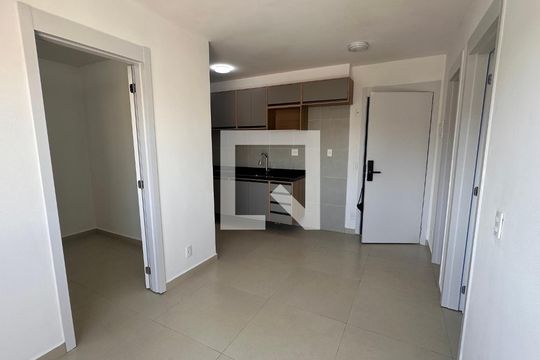 Sala/cozinha de apartamento à venda com 2 quartos, 38m² em Jardim São Luís, São Paulo