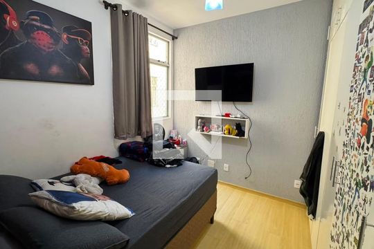 Quarto de apartamento para alugar com 3 quartos, 72m² em Ipiranga, Belo Horizonte
