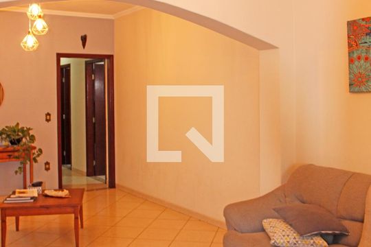 Casa à venda com 3 quartos, 300m² em Capela, Vinhedo