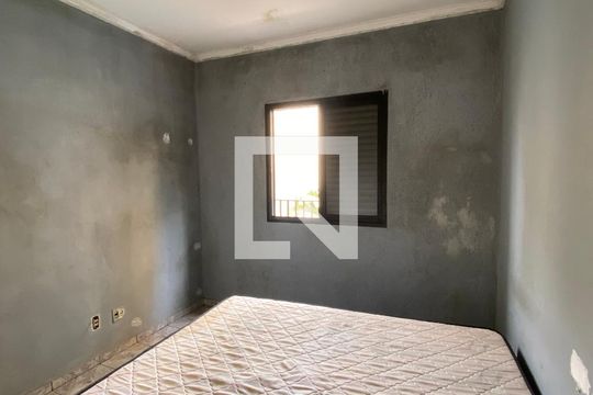 Quarto 1 de apartamento para alugar com 2 quartos, 60m² em Jaguaribe, Osasco