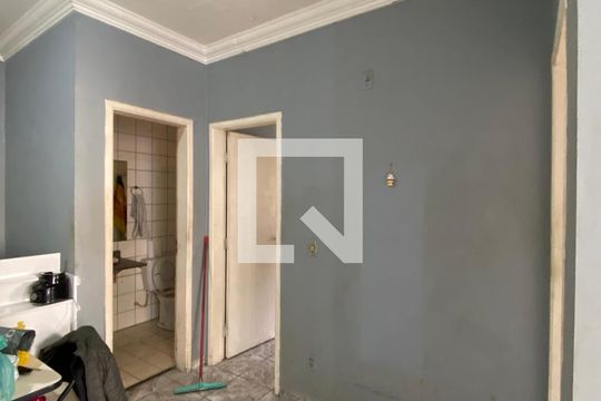 Sala de apartamento para alugar com 2 quartos, 60m² em Jaguaribe, Osasco