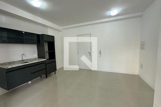 Sala de apartamento para alugar com 2 quartos, 48m² em Vila Engenho Novo, Barueri