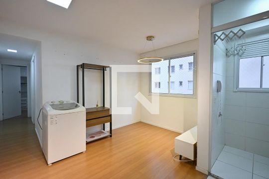 Sala de apartamento para alugar com 2 quartos, 41m² em Jardim Celeste, São Paulo