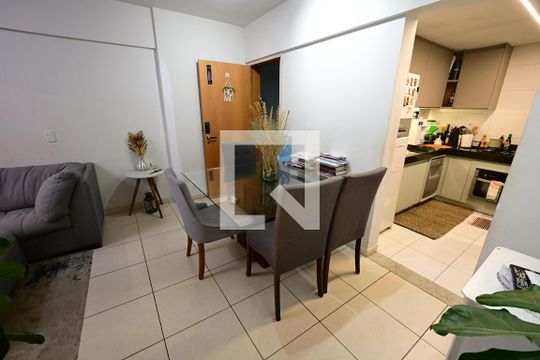 Apartamento à venda com 3 quartos, 70m² em Setor Sudoeste, Goiânia