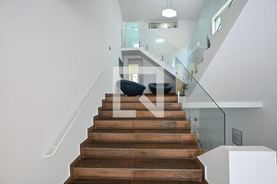 Hall de Entrada de casa para alugar com 6 quartos, 690m² em Jardim Vitoria Regia (zona Oeste), São Paulo