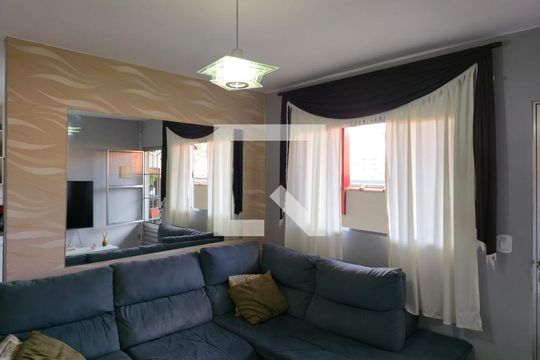 Sala  de casa de condomínio para alugar com 2 quartos, 170m² em Jardim Albertina, Guarulhos