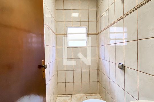Lavabo de casa para alugar com 3 quartos, 150m² em Parque Boturussu, São Paulo