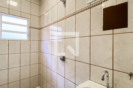 Lavabo de casa para alugar com 3 quartos, 150m² em Parque Boturussu, São Paulo
