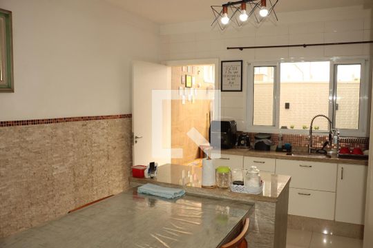 Casa à venda com 3 quartos, 115m² em Vila Darli, São Paulo