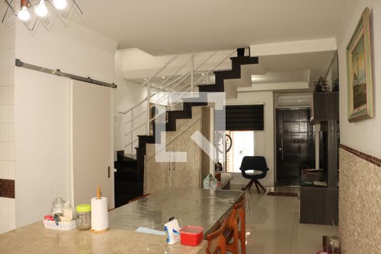 Casa à venda com 3 quartos, 115m² em Vila Darli, São Paulo