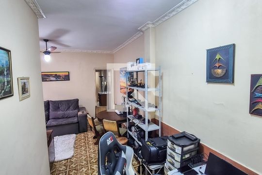 Sala de casa à venda com 4 quartos, 253m² em Brás de Pina, Rio de Janeiro