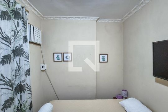 Quarto 1 de casa à venda com 4 quartos, 253m² em Brás de Pina, Rio de Janeiro